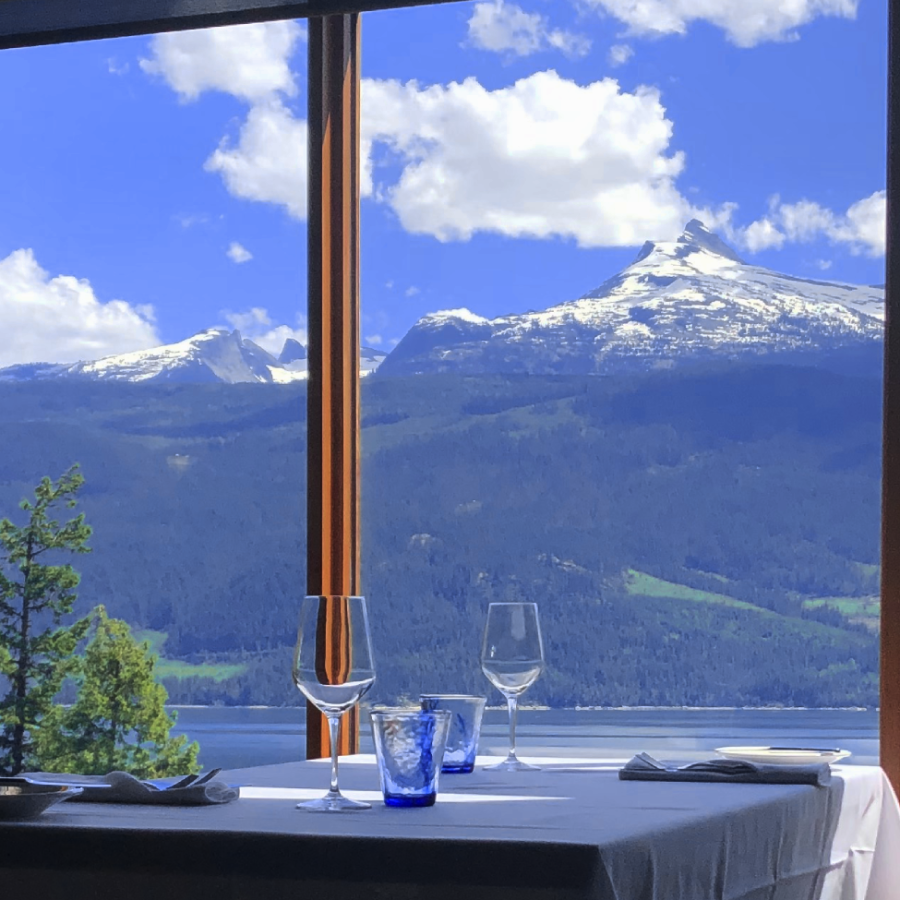 Fine dining at Halcyon Hot Springs at Alcedo