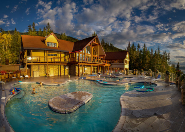 Holcoyn Hot Springs Resort Pool