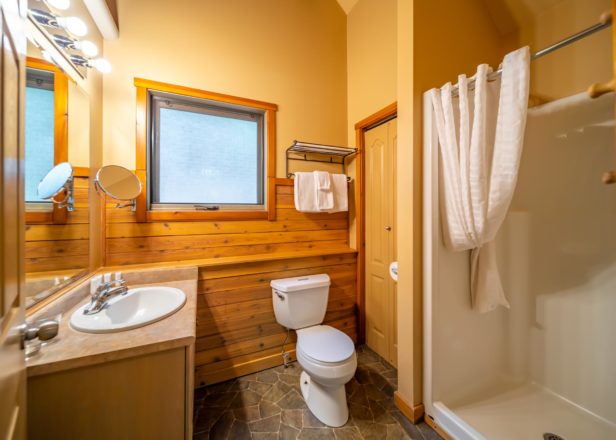 Halcyon Chalet 1 Bedroom Bathroom
