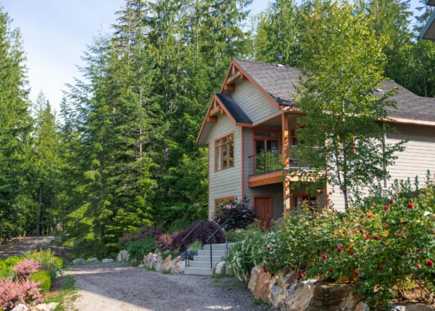 King Chalet Building