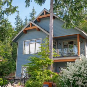 King Chalet Outside Building View