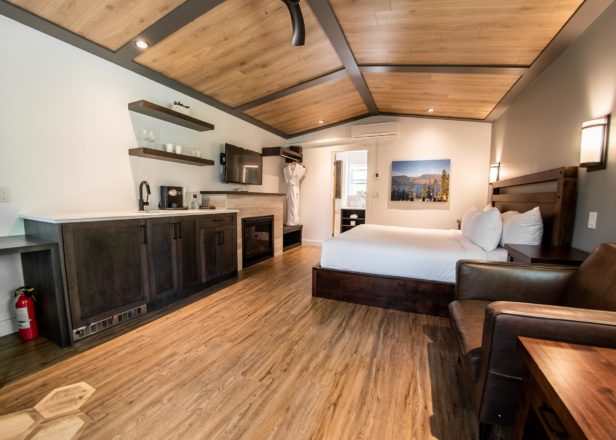 Halcyon King Cottage Main Room