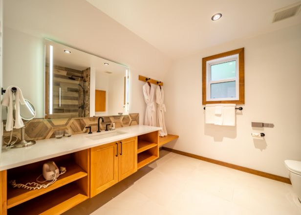 Halcyon Queen Cabin Bathroom Mirror