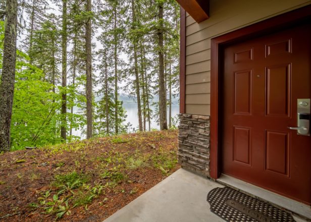 Picture of large studio suite entrance view