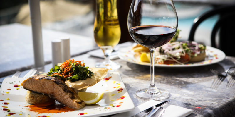Meals and drinks on terrasse table